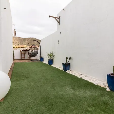 Homeforguest Nuevo Apartamento Con Piscina En El Appartamento